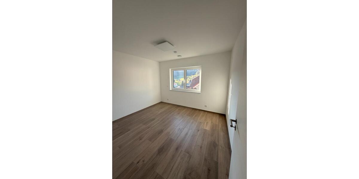 Dachgeschoßwohnung Breuberg - 4 Zimmer, 114 m&sup2;, 1.200&euro; | Angebot:26577804