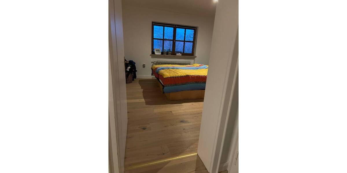 Etagenwohnung Oberhaching Deisenhofen - 3 Zimmer, 130 m&sup2;, 2.300&euro; | Angebot:26607570