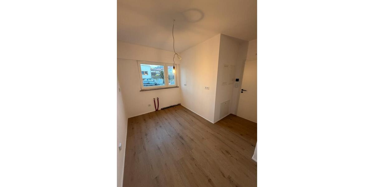 Reihenhaus Stuttgart Stuttgart-West - 8 Zimmer, 197 m&sup2;, 3.100&euro; | Angebot:24574194