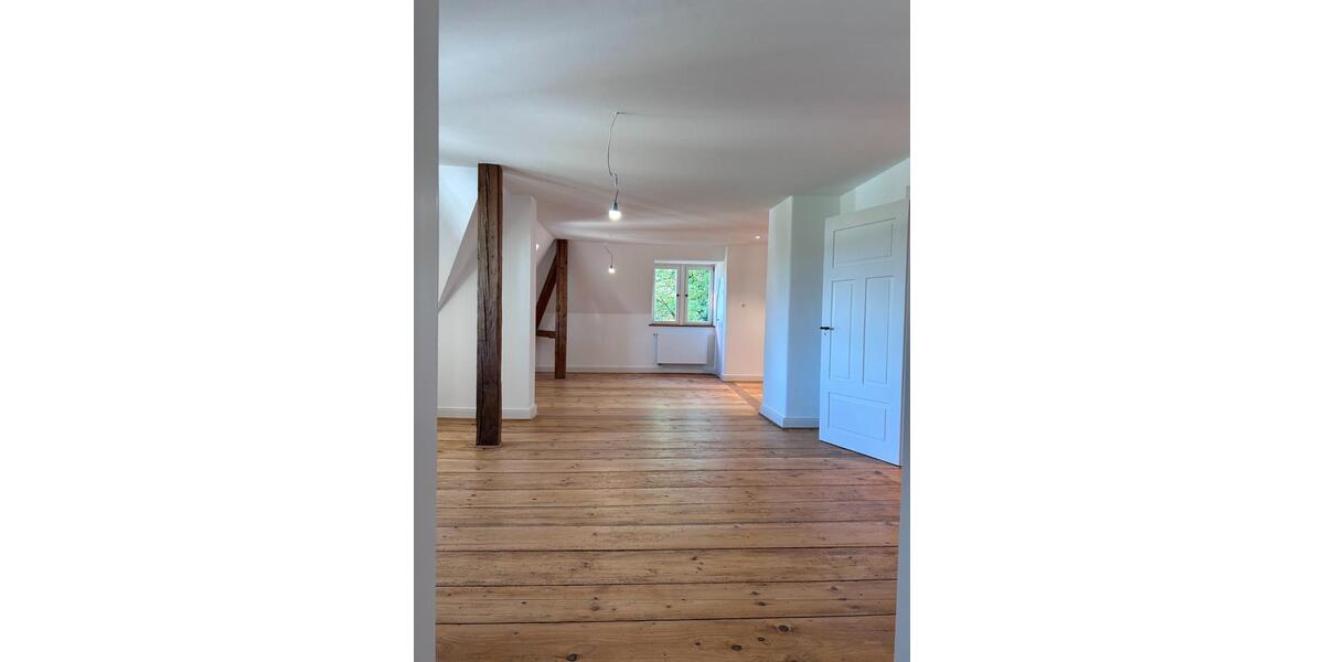 Dachgeschoßwohnung Ravensburg - 5 Zimmer, 153 m&sup2;, 2.475&euro; | Angebot:26562340