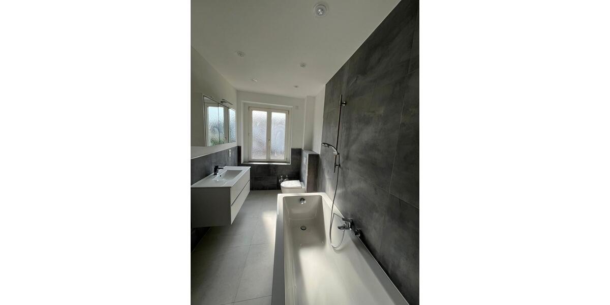 Etagenwohnung Barby - 5 Zimmer, 130 m&sup2;, 800&euro; | Angebot:26248806