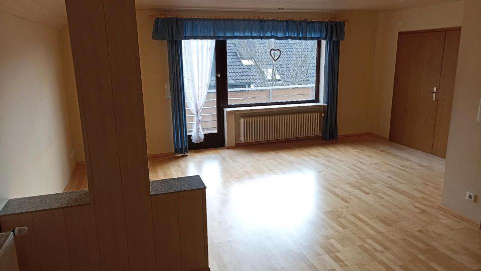 Dachgeschoßwohnung Fulda Aschenberg - 3 Zimmer, 95 m&sup2;, 850&euro; | Angebot:26626604