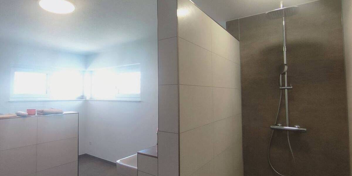 Einfamilienhaus Oberreichenbach - 5 Zimmer, 177 m&sup2;, 2.800&euro; | Angebot:26657299