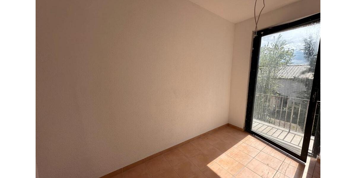 Etagenwohnung Dillingen (Saar) - 5 Zimmer, 90 m&sup2;, 750&euro; | Angebot:26247474