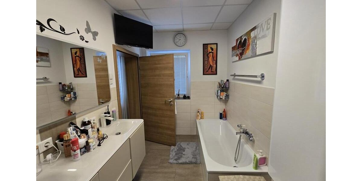 Etagenwohnung Siegen Dillnhütten - 2 Zimmer, 90 m&sup2;, 950&euro; | Angebot:25989235