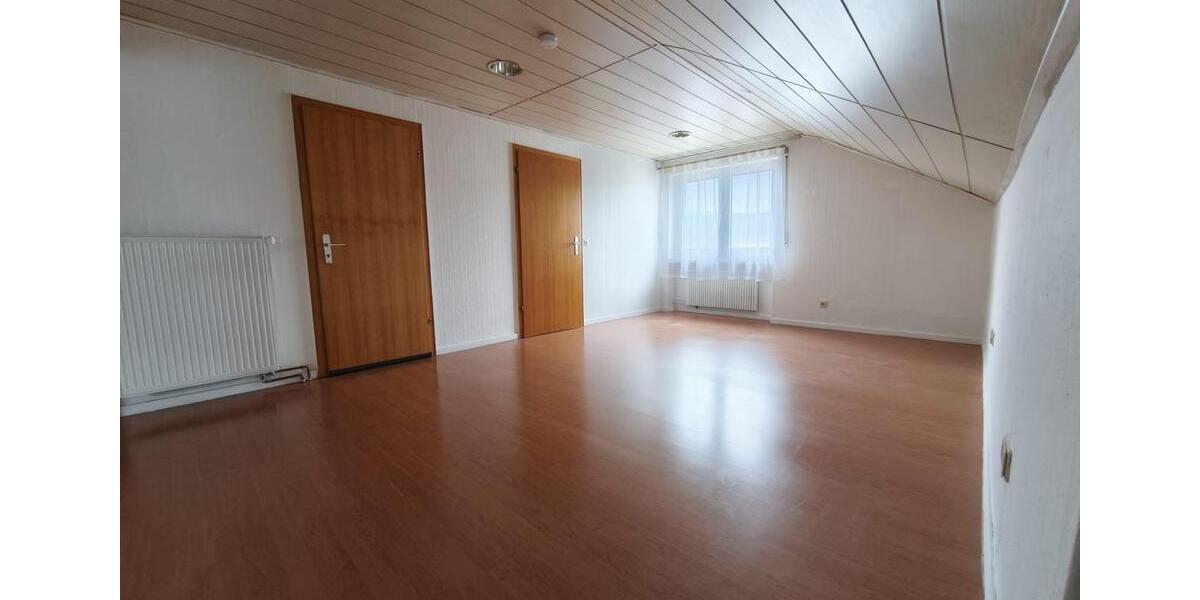 Dachgeschoßwohnung Plettenberg - 4 Zimmer, 68 m&sup2;, 450&euro; | Angebot:24743891