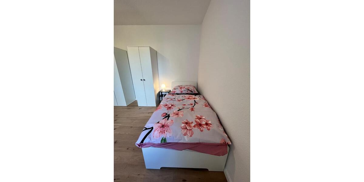 Wohnen auf Zeit Bottrop Boy - 5 Zimmer, 100 m&sup2;, 15&euro; | Angebot:25714728
