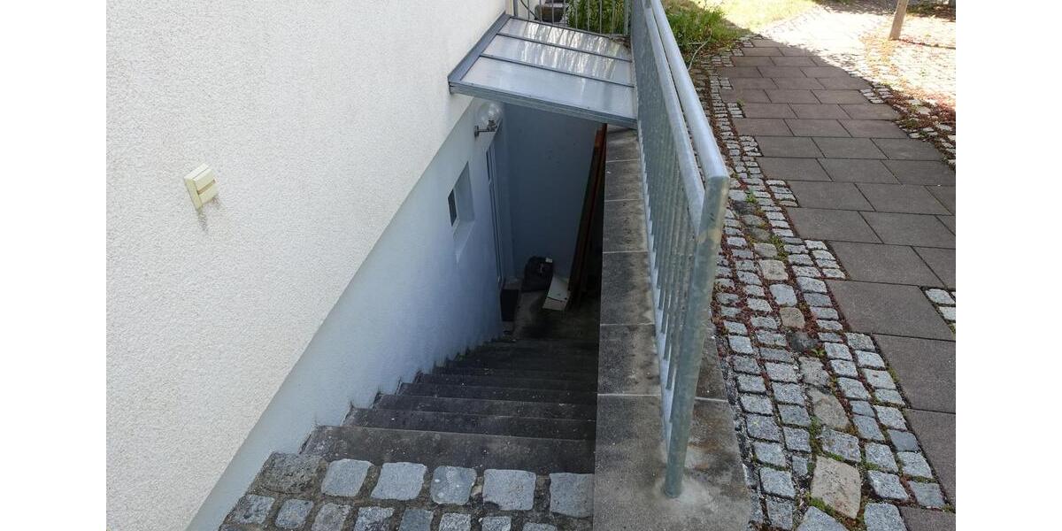 Doppelhaushälfte Bubenreuth - 7 Zimmer, 160 m&sup2;, 2.400&euro; | Angebot:25981382