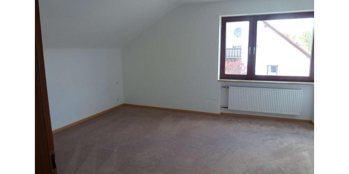 Dachgeschoßwohnung Röttenbach - 2 Zimmer, 79 m&sup2;, 640&euro; | Angebot:26129629