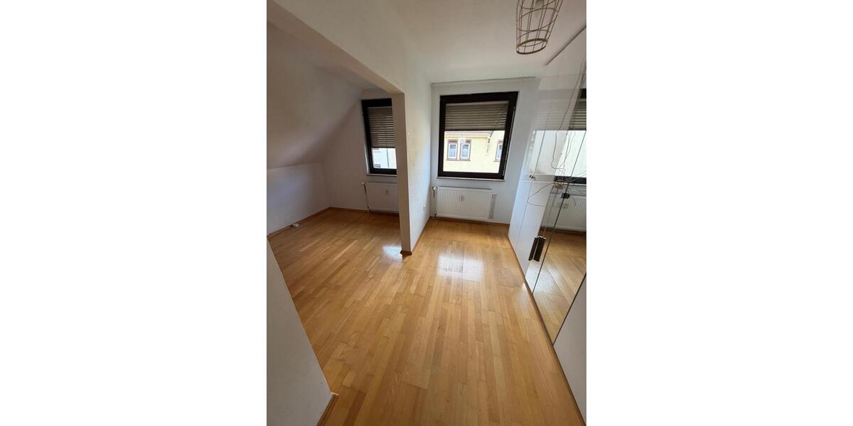 Dachgeschoßwohnung Lüdenscheid - 3.5 Zimmer, 86 m&sup2;, 700&euro; | Angebot:26699637