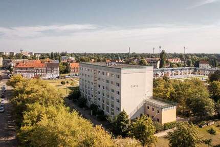 Wohnung zum Mieten in Dessau-Roßlau 245 € 24.34 m² 1 zimmer