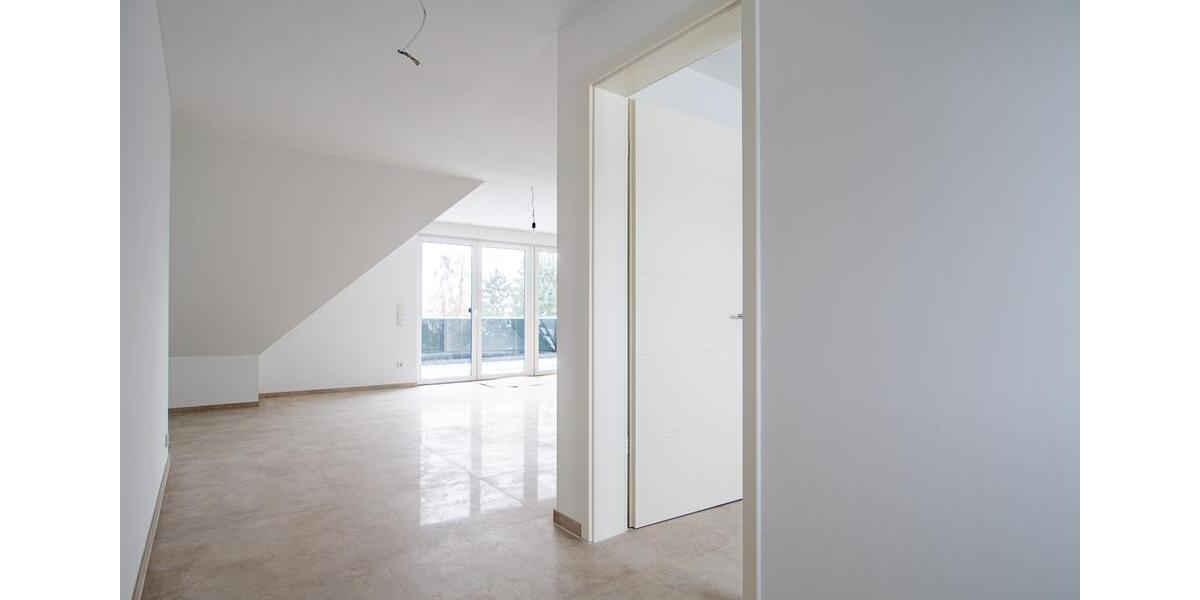 Dachgeschoßwohnung Hiddenhausen - 3 Zimmer, 106 m&sup2;, 1.100&euro; | Angebot:25921778