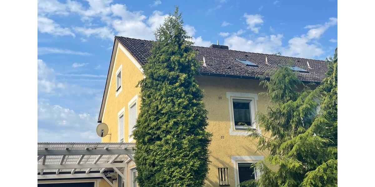 Dachgeschoßwohnung Weiden in der Oberpfalz - 3 Zimmer, 110 m&sup2;, 1.000&euro; | Angebot:25852677