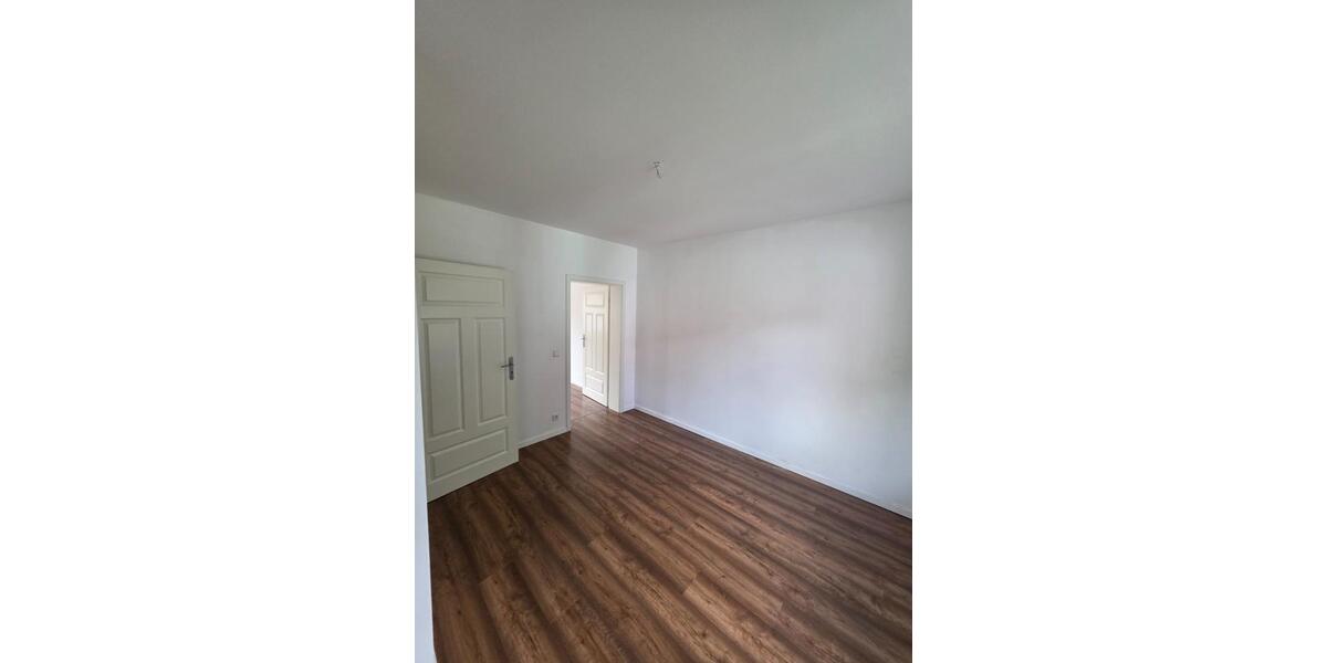 Hochparterre Südliches Anhalt - 1 Zimmer, 48 m&sup2;, 295&euro; | Angebot:25418021