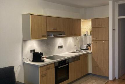 City trifft Ruhe – möbl. Wohnung direkte KÖ-Nähe & Rheinturmblick 2 zimmer