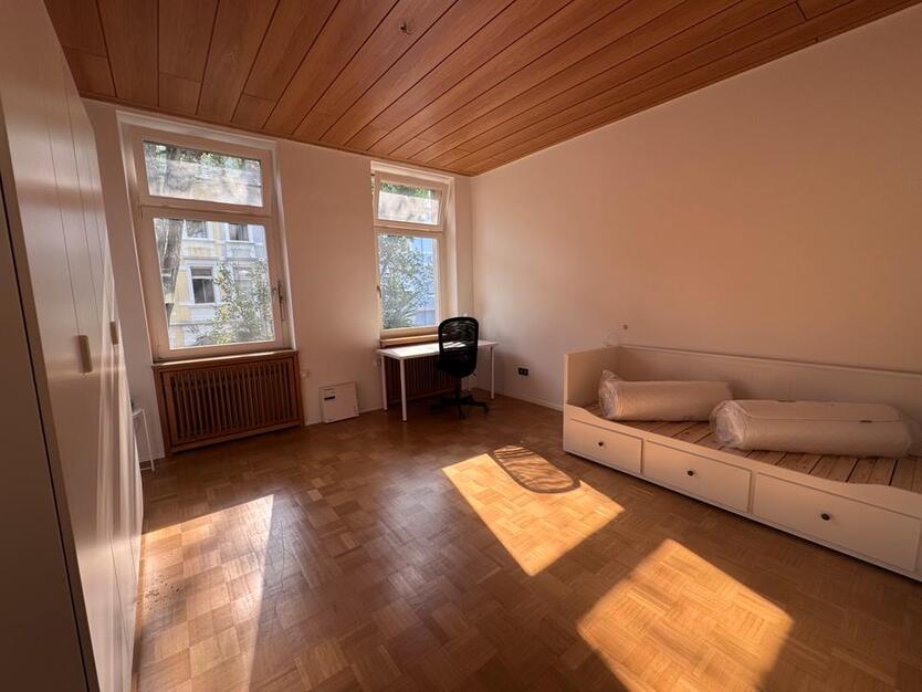 Oberwiehre: 1-2 Zimmer in 140qm WG
