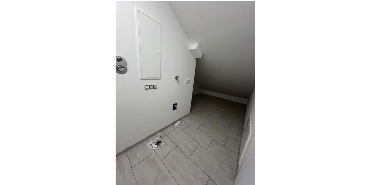 Dachgeschoßwohnung Heinsberg - 3 Zimmer, 68 m&sup2;, 1.115&euro; | Angebot:26271504