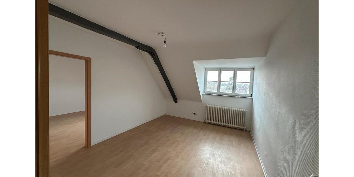 Dachgeschoßwohnung Hildesheim Oststadt/Stadtfeld - 5 Zimmer, 192 m&sup2;, 790&euro; | Angebot:26248132