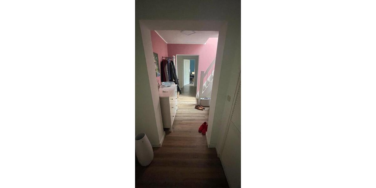Dachgeschoßwohnung Schwerin - 3 Zimmer, 90 m&sup2;, 830&euro; | Angebot:25538356