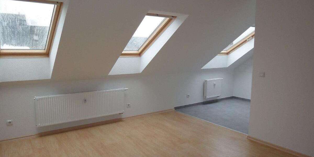 Etagenwohnung Chemnitz Bernsdorf - 3 Zimmer, 57 m&sup2;, 327&euro; | Angebot:27115278