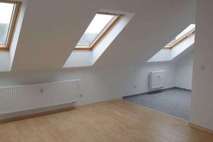Wohnung Chemnitz Bernsdorf - 3 Zimmer, 57 m&sup2;, 327&euro; | Angebot:27115278