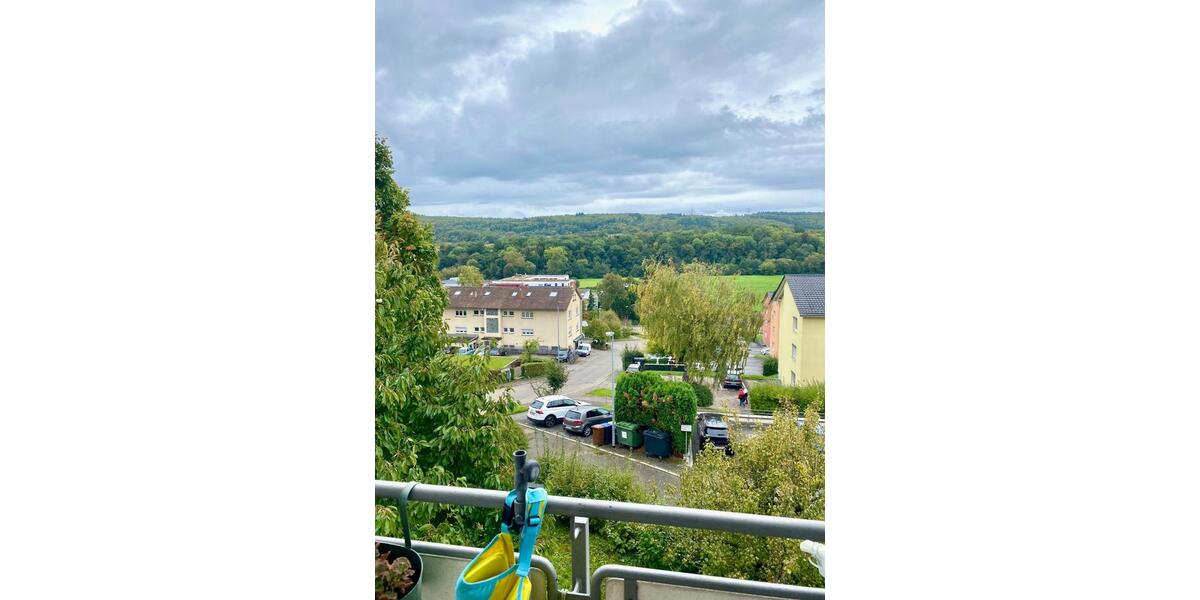Sonnige 3-Zimmer-Wohnung mit Balkon in Südlage und Enzblick 3 zimmer