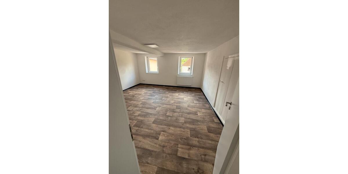 Einfamilienhaus Kleinkahl - 5.5 Zimmer, 140 m&sup2;, 1.250&euro; | Angebot:26614467