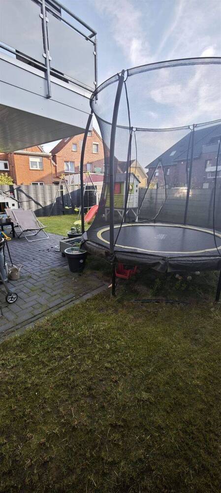 3-Zimmer Erdgeschoss Wohnung mit Küche und Garten!