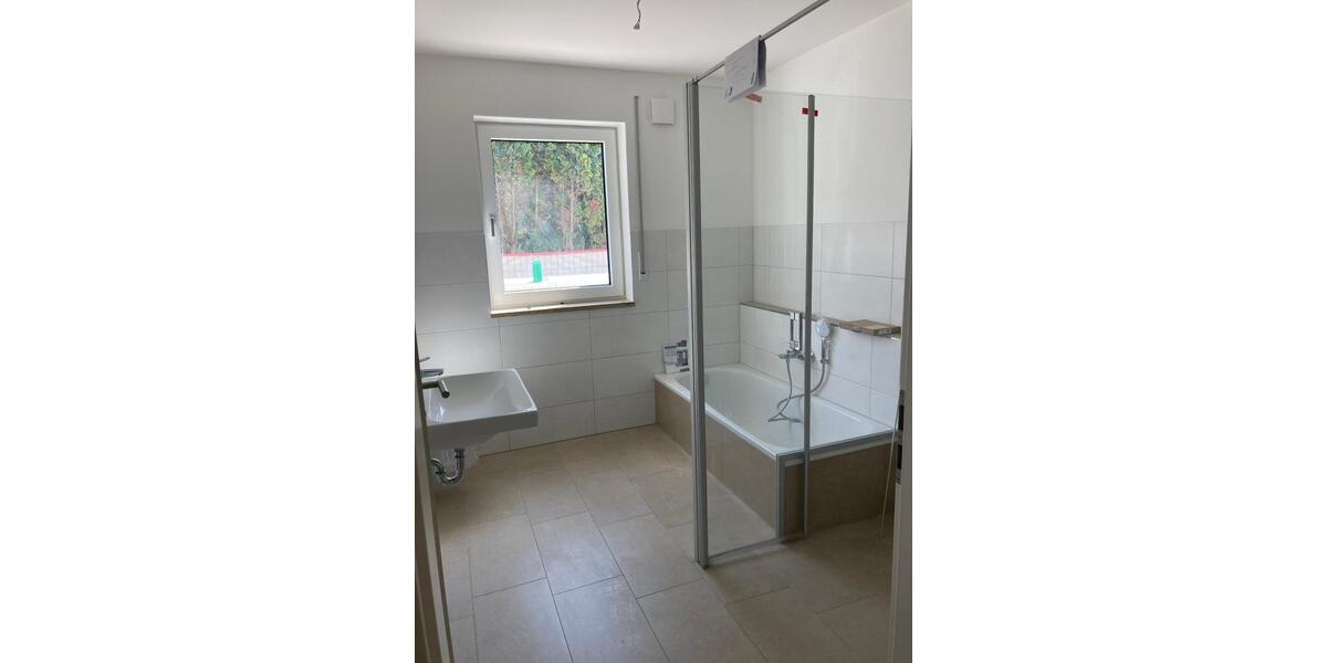 Erdgeschoßwohnung Kumhausen - 2.5 Zimmer, 90 m&sup2;, 1.190&euro; | Angebot:24356527