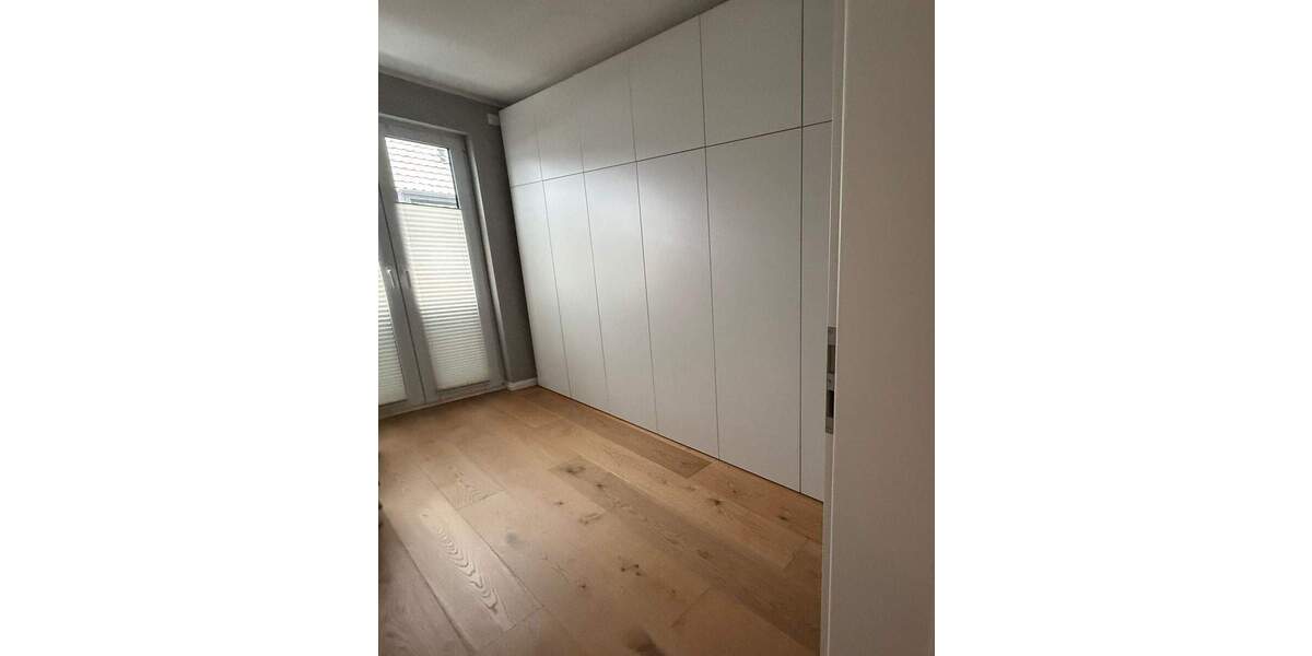 Wunderschöne Maisonette-Whg. in Alt-Junkersdorf mit Loggia - Anfragen per E-Mail - 4 zimmer