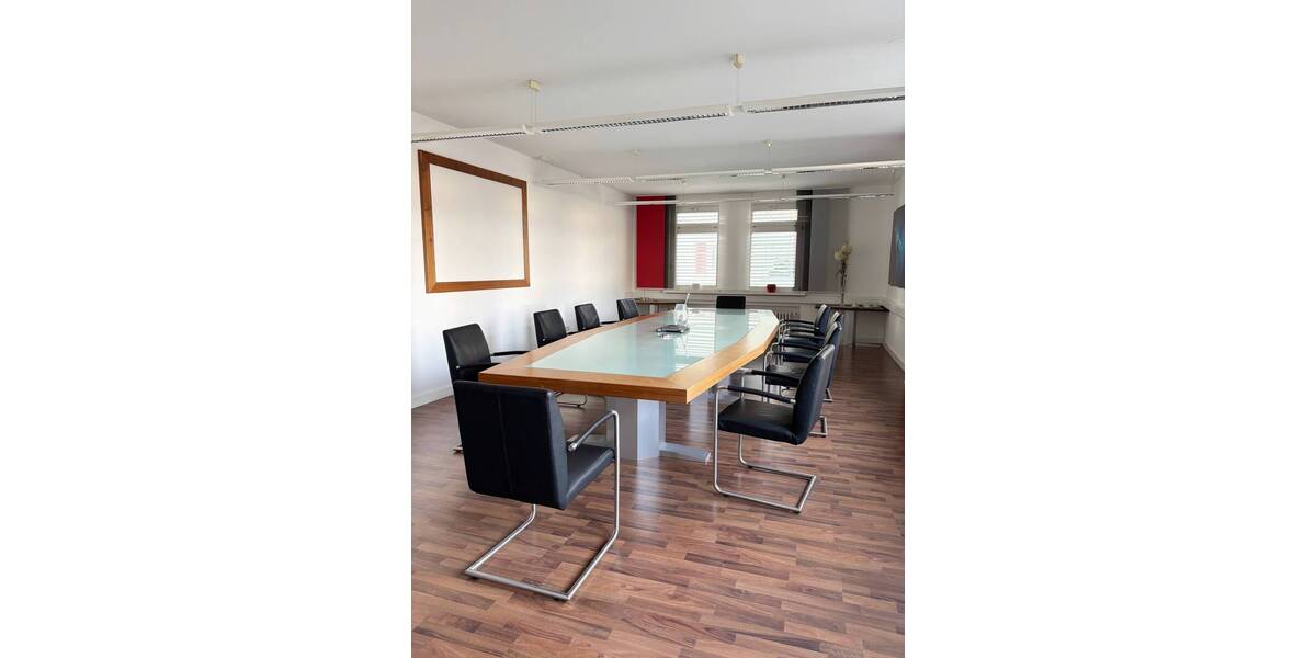 Gewerbeobjekt Kitzingen - 1 Zimmer, 374 m&sup2;, 2.500&euro; | Angebot:25748429