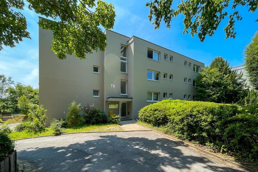 1 Zimmer – ruhige Lage – Balkon zimmer