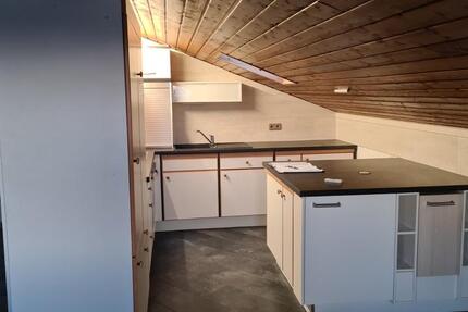 2 Zi. DG-Wohnung in ruhiger Wohnlage in Wettenberg zu vermieten 2 zimmer