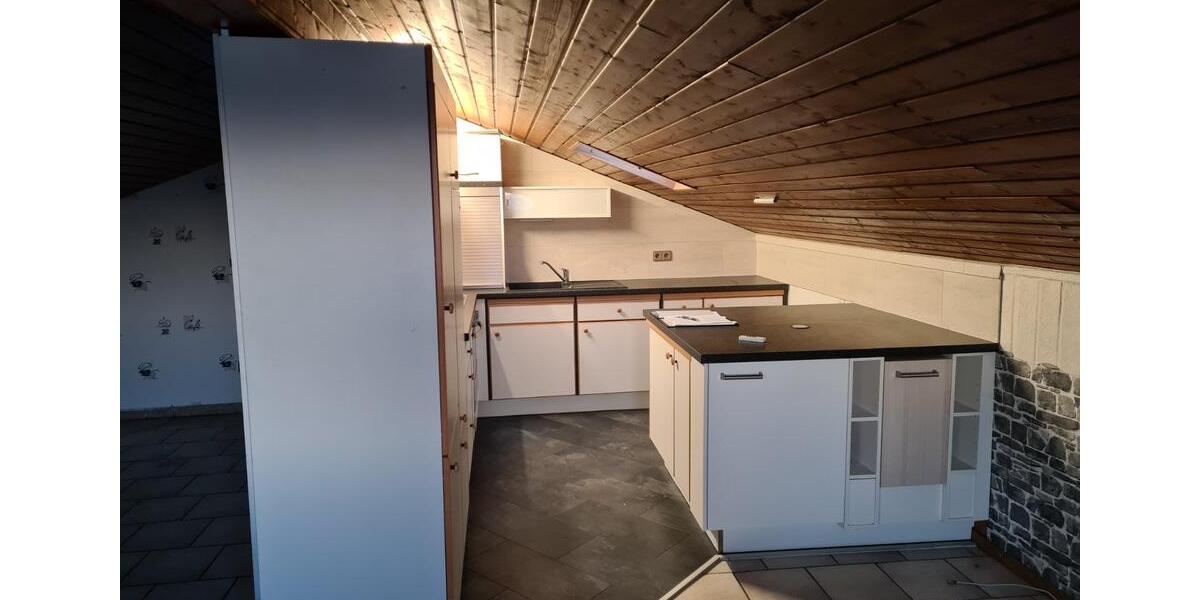 2 Zi. DG-Wohnung in ruhiger Wohnlage in Wettenberg zu vermieten 2 zimmer