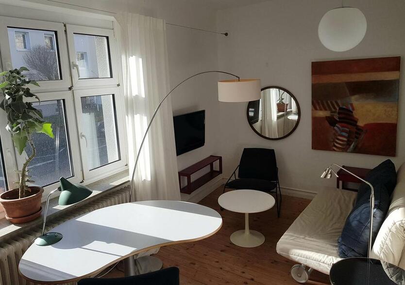 2 Zimmer in 3er-WG – Bonn Altstadt EG Altbau – 22 qm – plus Katze