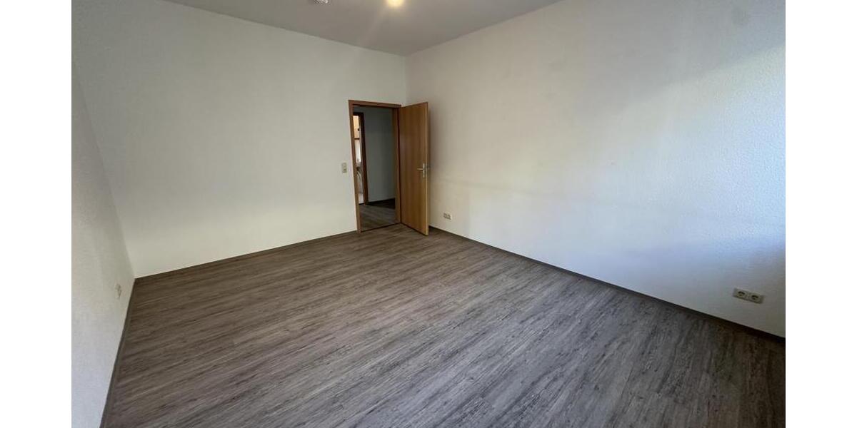 Familien willkommen! 4 R.-Wohnung mit West-Balkon, Wanne, Dusche und Hausgarten in Gera-Debschwitz! - Etagenwohnung Gera Debschwitz | Angebot:26129604