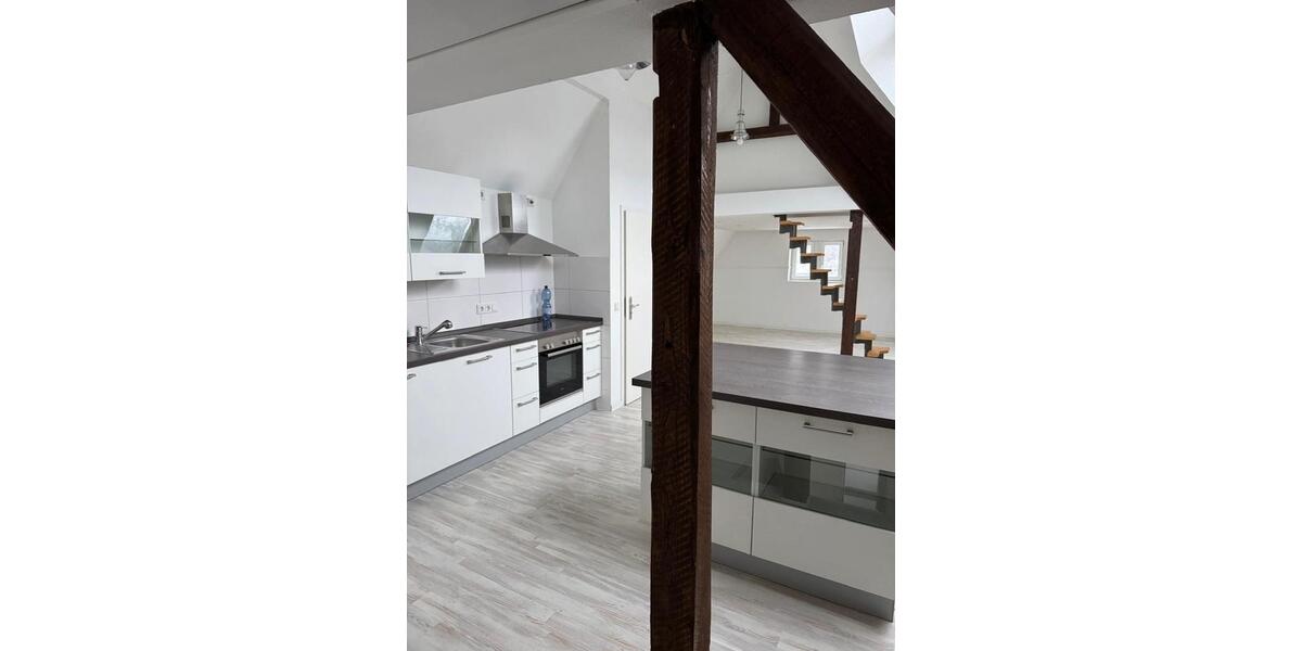 Schöne Dachgeschoss-Wohnung in 51645 GM-Derschlag 2.5 zimmer