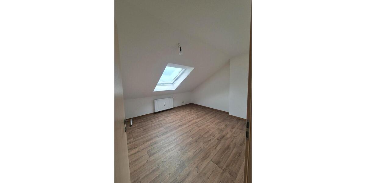 Dachgeschoßwohnung Plößberg - 4 Zimmer, 85 m&sup2;, 650&euro; | Angebot:26226853