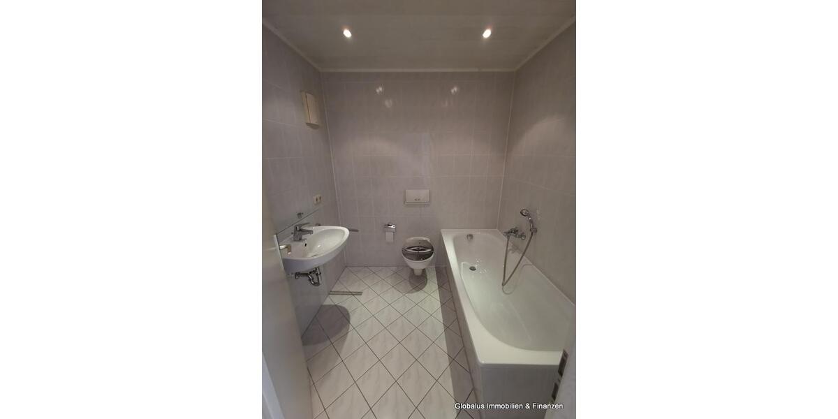 Dachgeschoßwohnung Plauen - 5 Zimmer, 105 m&sup2;, 690&euro; | Angebot:25871109