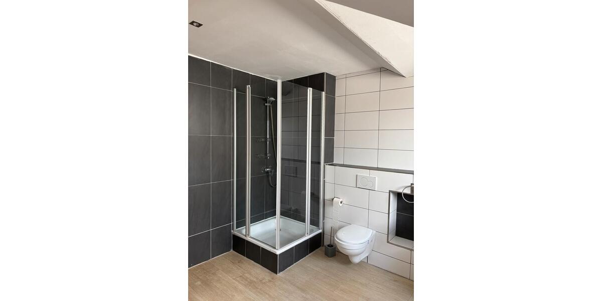 Dachgeschoßwohnung Saarlouis - 4 Zimmer, 120 m&sup2;, 900&euro; | Angebot:26614994