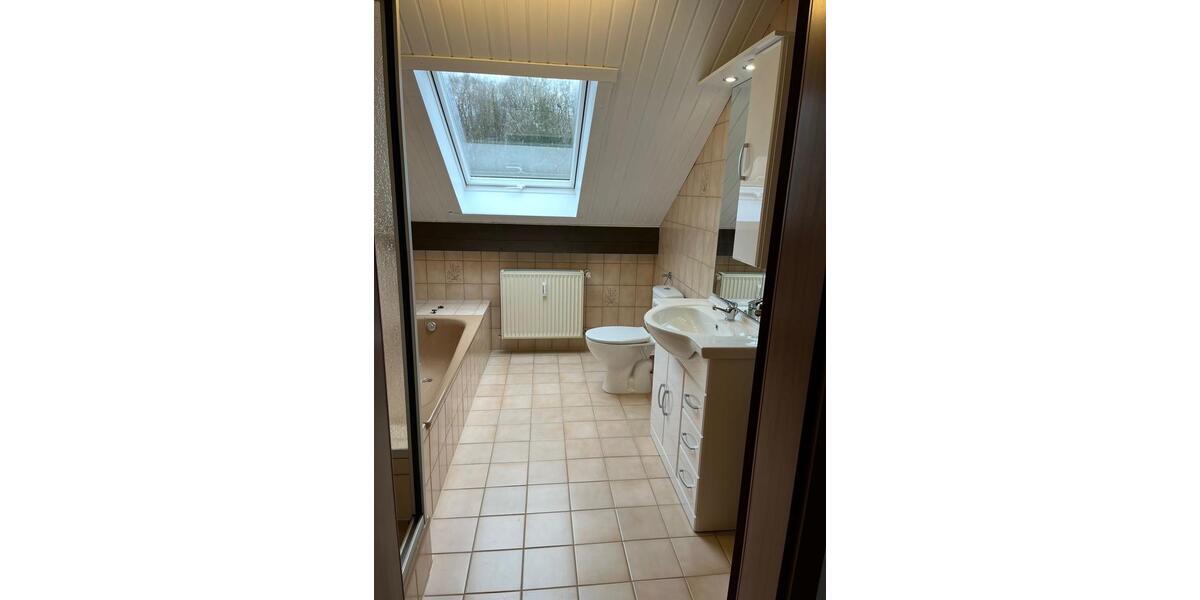 Dachgeschoßwohnung Neunkirchen Heinitz - 3 Zimmer, 80 m&sup2;, 680&euro; | Angebot:26481387