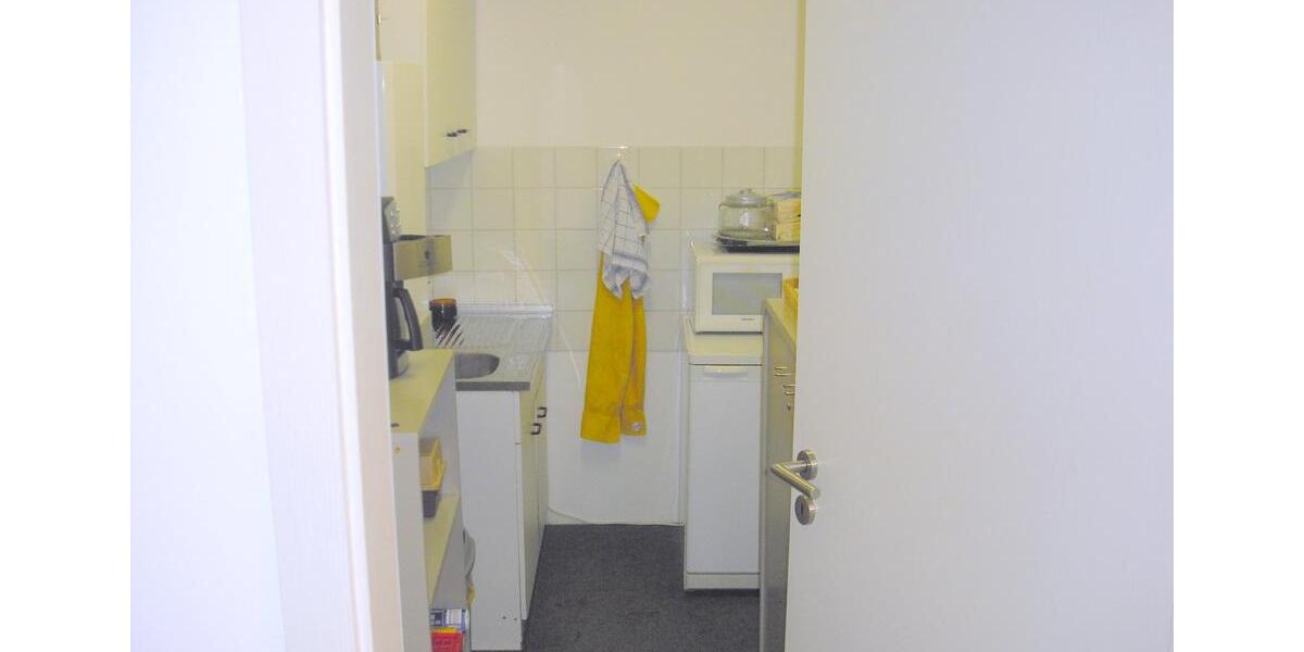 ca. 80 m² Büroräume im 1.OG., in gut frequentierter Lage zimmer