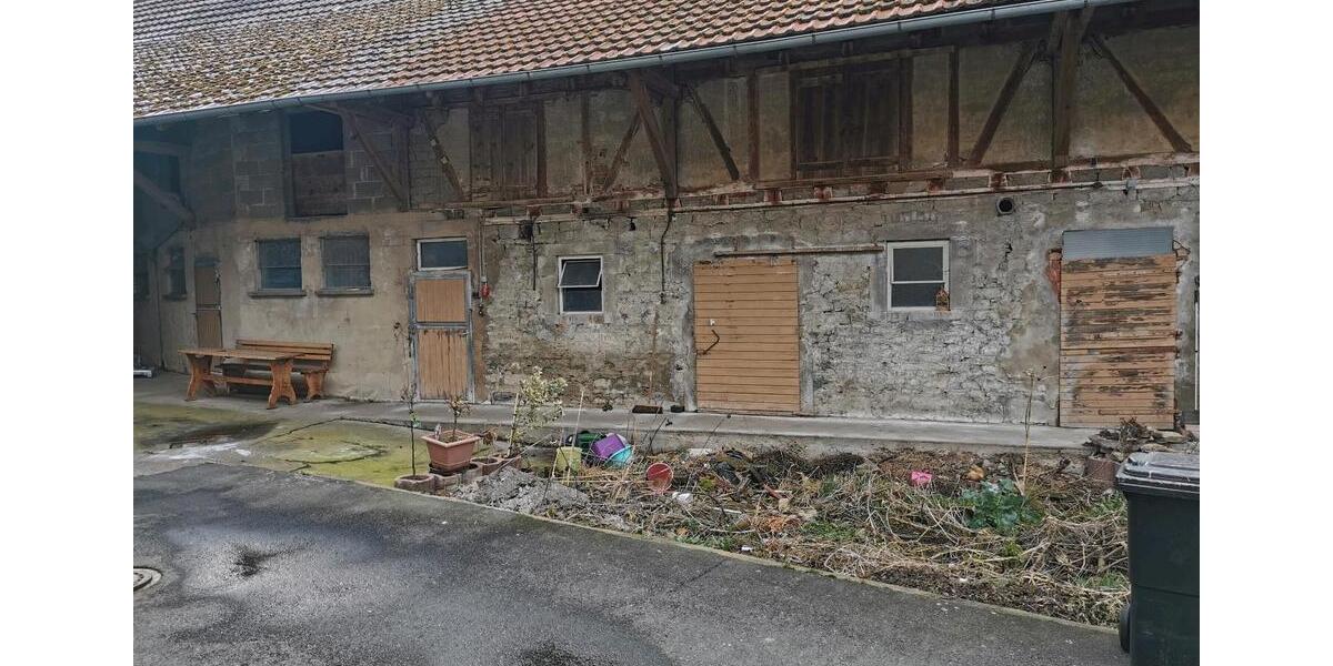 Etagenwohnung Weikersheim - 6 Zimmer, 217 m&sup2;, 980&euro; | Angebot:26697085