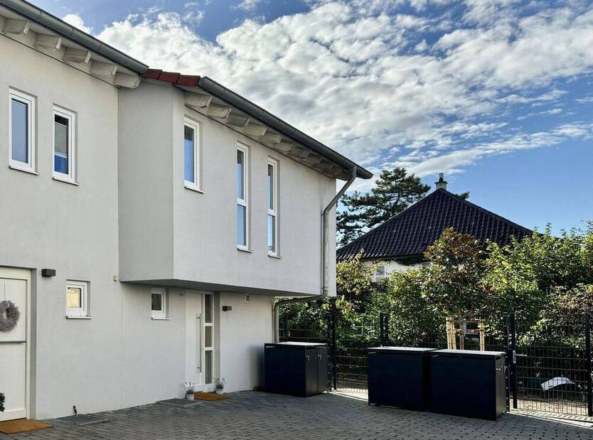 Lichtdurchflutete Doppelhaushälfte in Neckarsulm - zentral gelegen