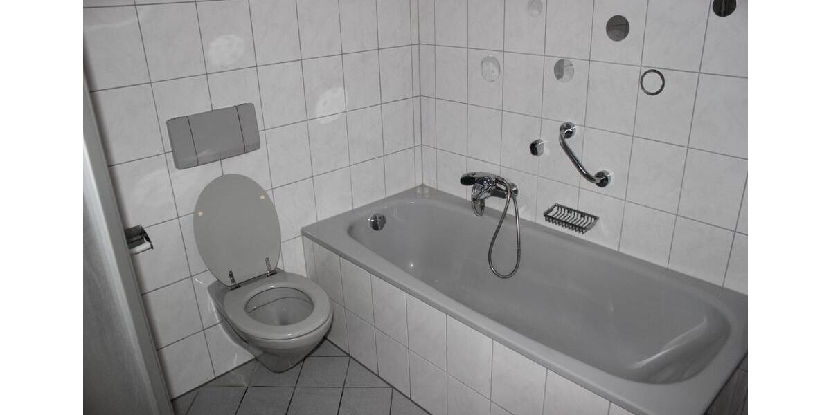 Erdgeschoßwohnung Waldbröl - 4 Zimmer, 90 m&sup2;, 560&euro; | Angebot:25022948