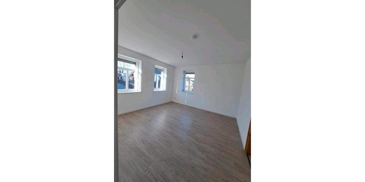 Erdgeschoßwohnung Ebersbach-Neugersdorf Neugersdorf - 3 Zimmer, 90 m&sup2;, 900&euro; | Angebot:24832892