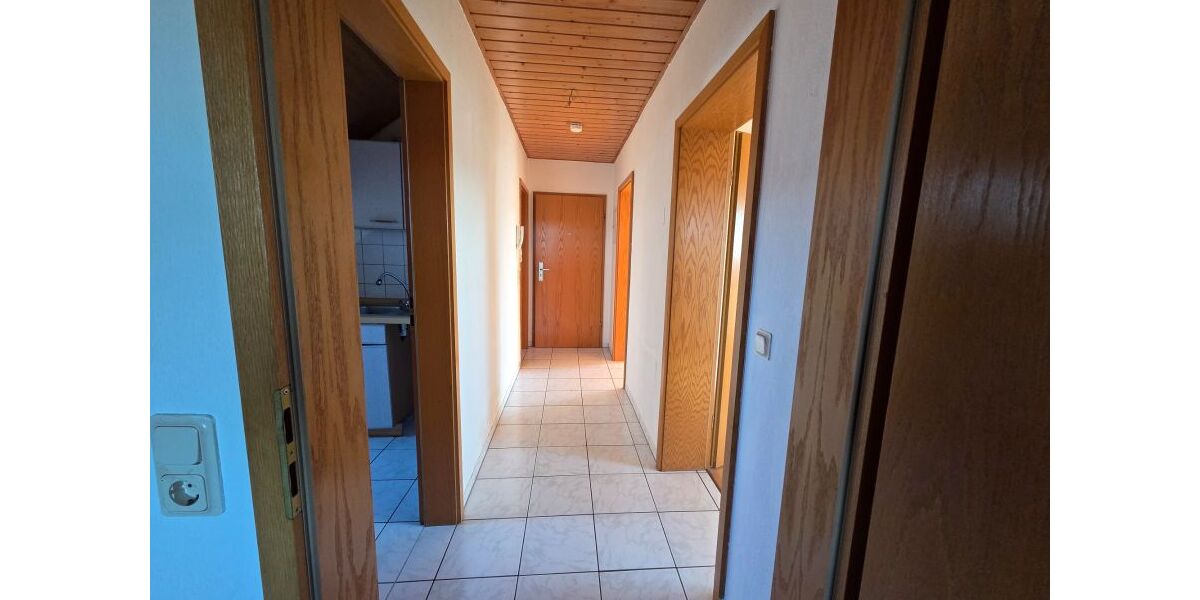 Schöne Dachgeschosswohnung in zentraler Lage - Dachgeschoßwohnung Florstadt | Angebot:24351624