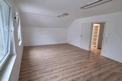 Frisch Sanierte 3-Zimmer Wohnung zimmer