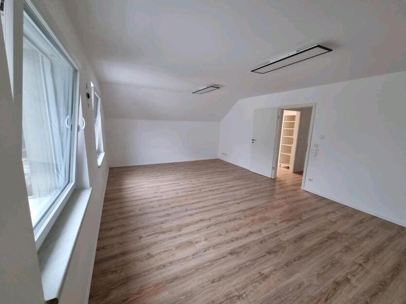 Frisch Sanierte 3-Zimmer Wohnung zimmer