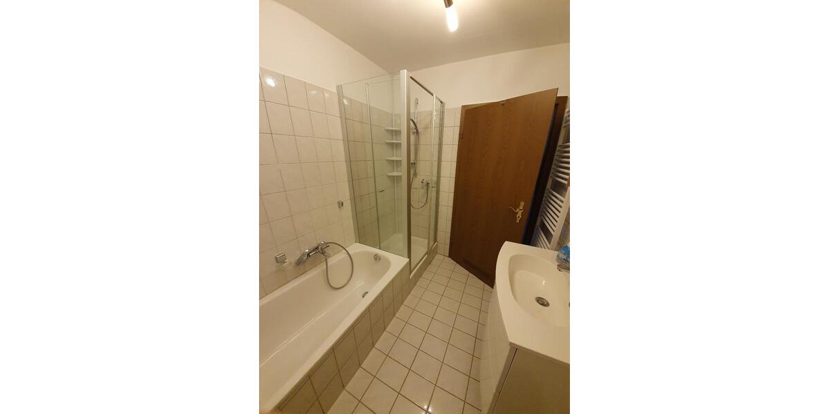 Dachgeschoßwohnung Osterhofen - 4 Zimmer, 111 m&sup2;, 800&euro; | Angebot:25722576